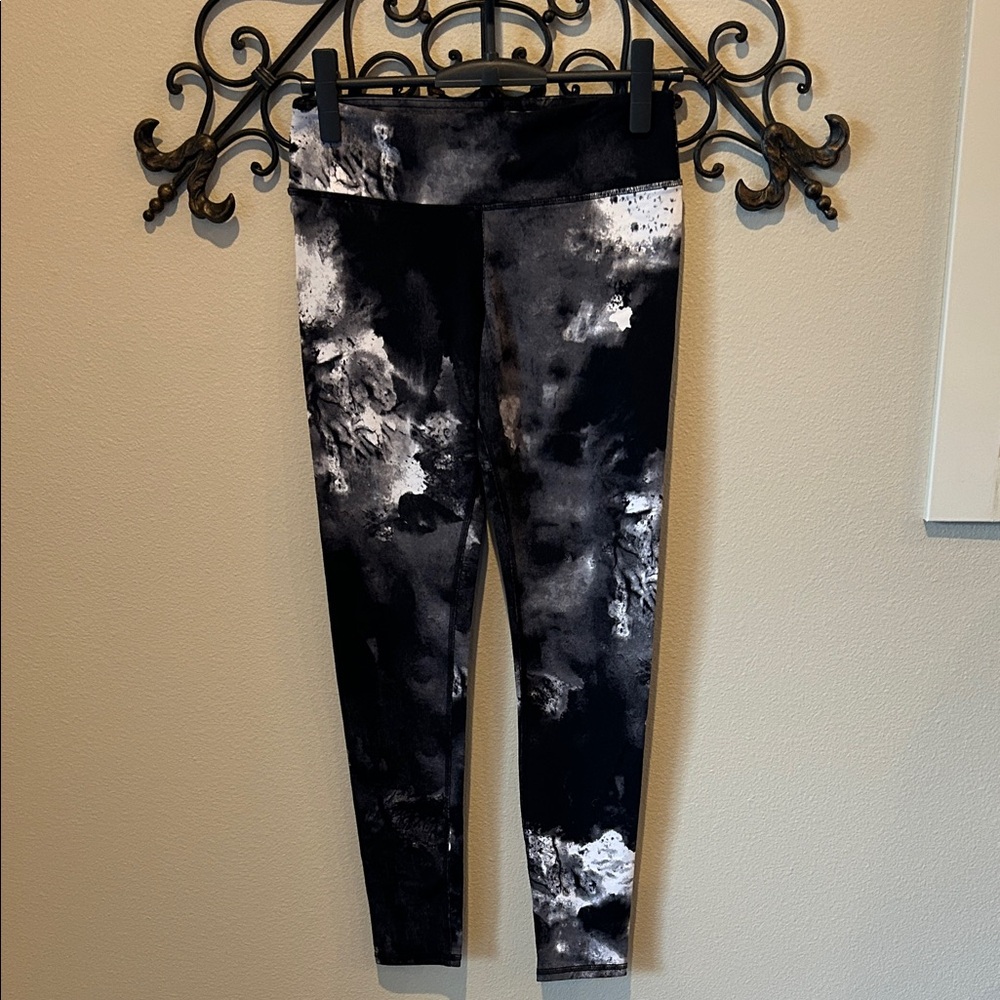 ALO AIRBRUSH LEGGINGS BLACK/WHITE SIZE SMALL
